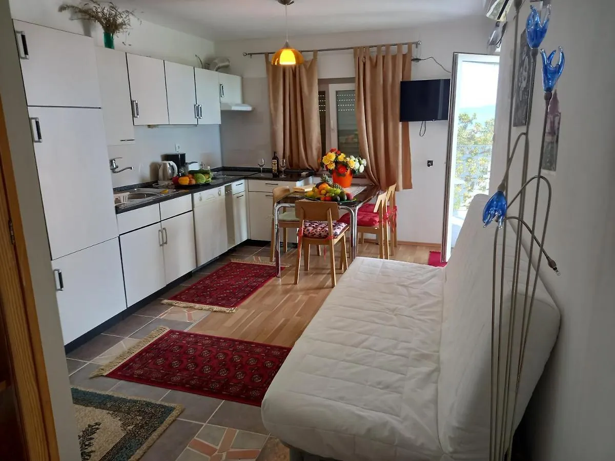 Appartamento D,Apartman Omišalj